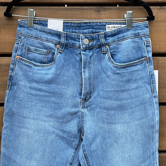 NWT BlankNYC The Varick Kick Flare jeans, medium wash, size 29in waist - Picture 6 of 14